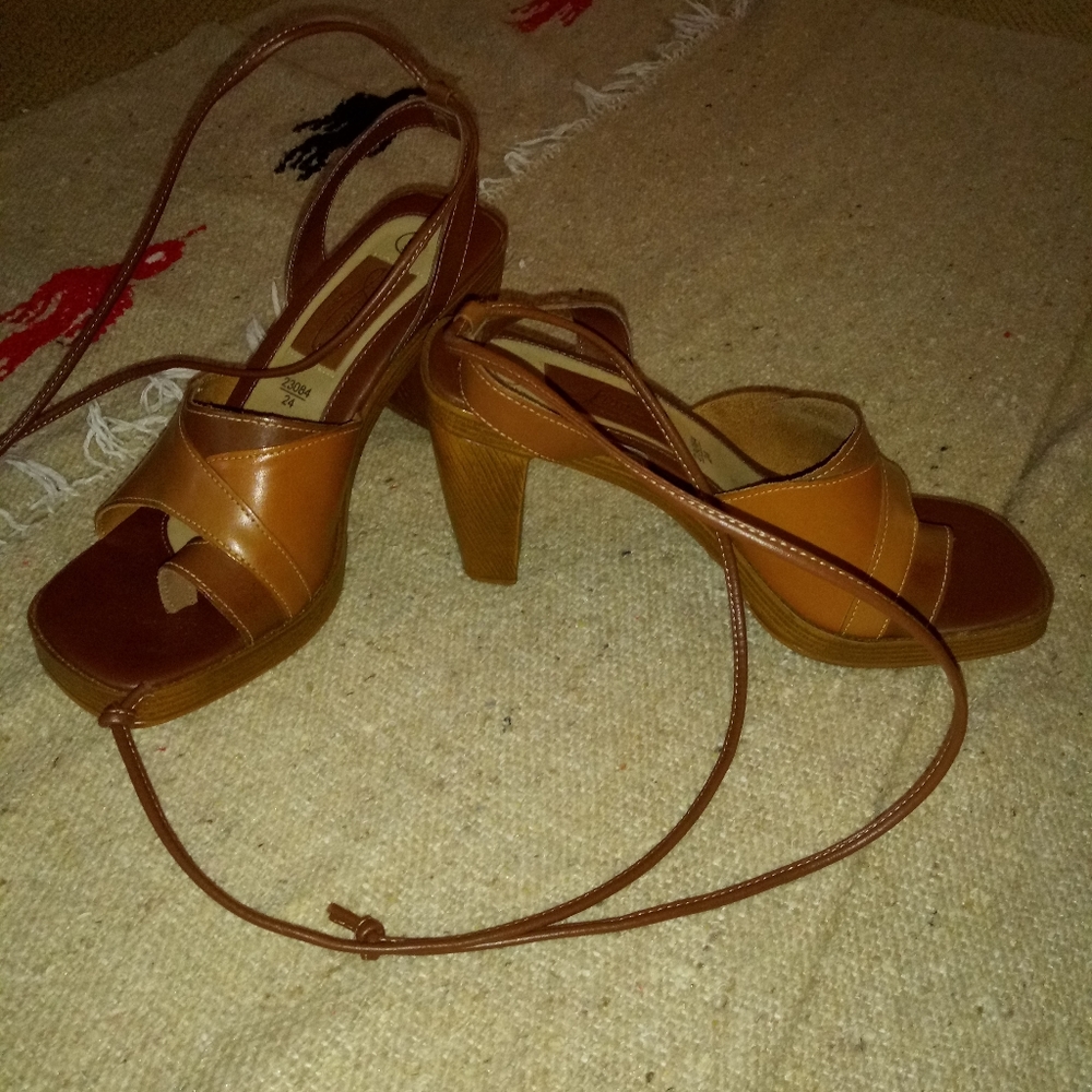 Sandals - Picture 3 of 4